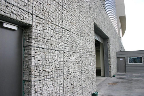 Muros con gaviones de piedra